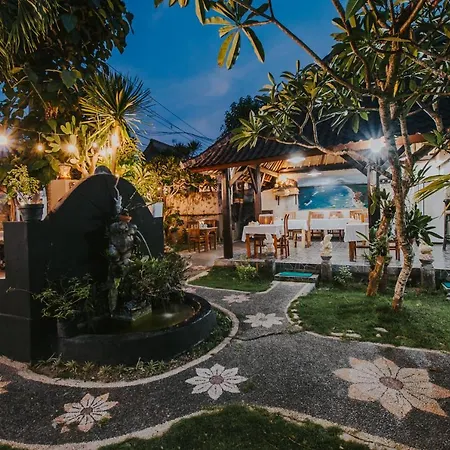 Alam Nusa Bungalow Huts & Spa