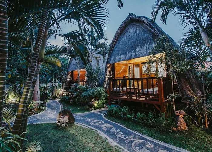 Alam Nusa Huts & منتزه العطل